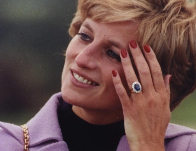 Princess Diana's Engagement Ring sapphirre